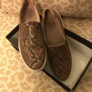 Naturalizer slip on loafers size 8